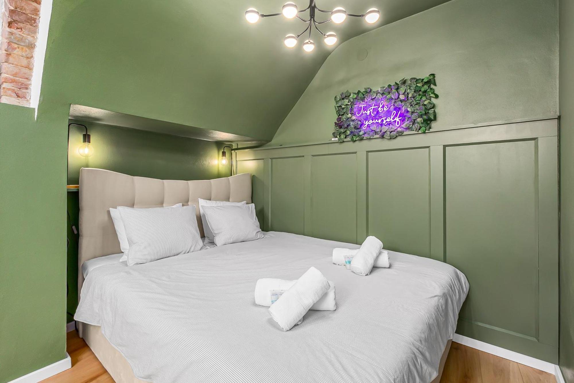 La Bestia Deluxe Studio Apartment Ровінь Екстер'єр фото