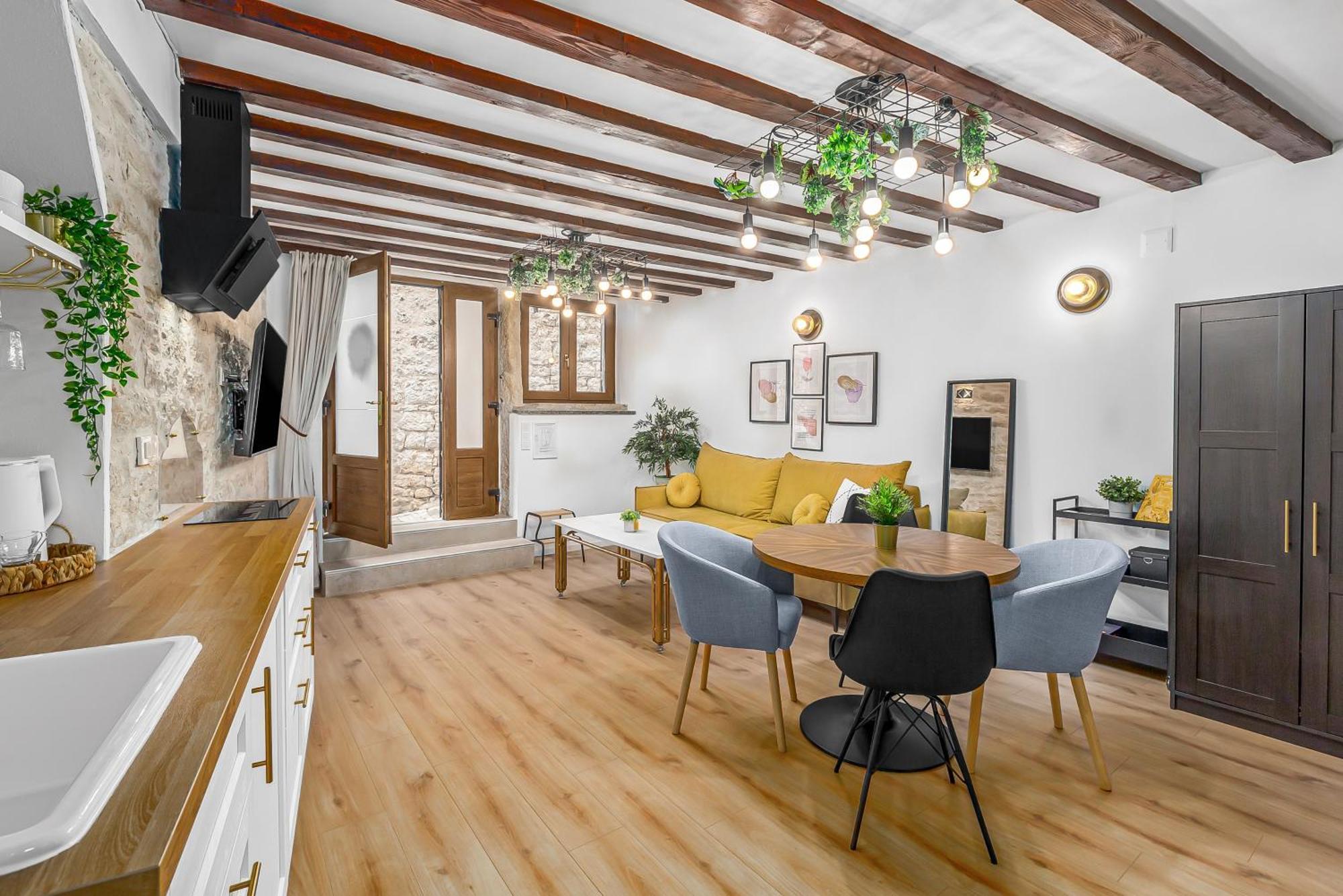 La Bestia Deluxe Studio Apartment Ровінь Екстер'єр фото